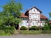 Blick auf das Pfarrhaus. (© Mike Schwarz)