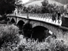 Ederbrücke (Hintergrund Matermühle) kurz vor der ersten Ausbesserung der Fahrdecke in 1967. (© Karl-Hermann Völker)
