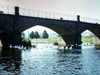 Ederbrücke mit Gänsen, Brücke noch ohne Umbau, Aufnahme von 1954. (© Karl-Hermann Völker)