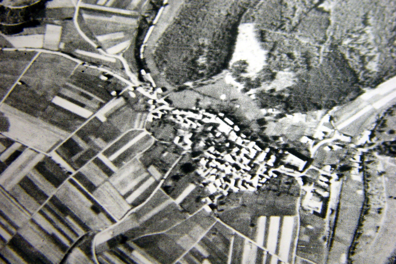 Luftaufnahme unmittelbar nach dem zweiten Weltkrieg vom 7. August 1945. (© Stadt Frankenberg Eder)