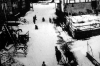 Kinder beim Schlitten fahren auf der Dorfstraße um 1950. (© Stadt Frankenberg Eder)
